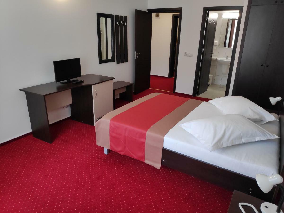 Hostel Caliman Caciulata Ngoại thất bức ảnh