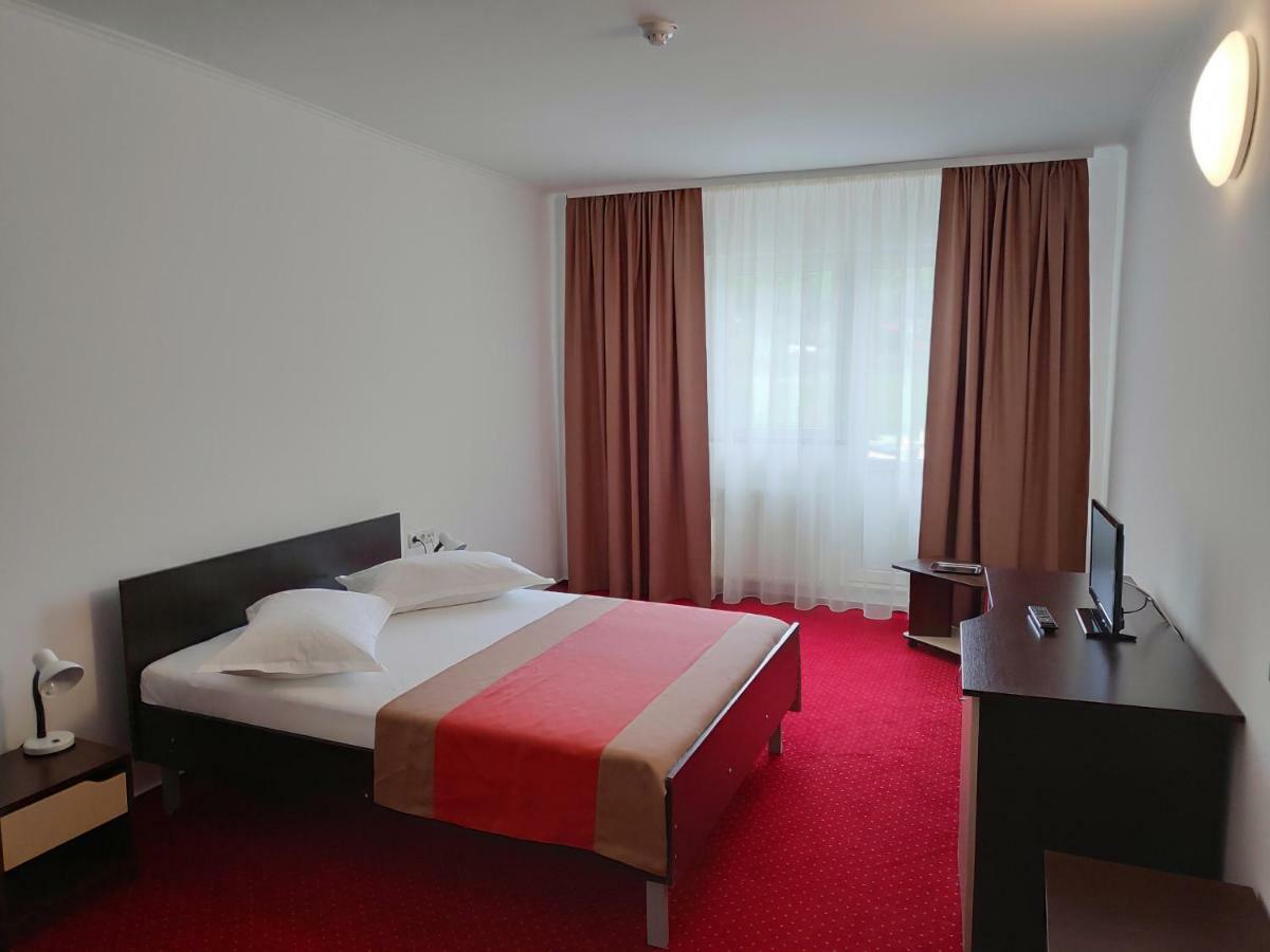 Hostel Caliman Caciulata Ngoại thất bức ảnh
