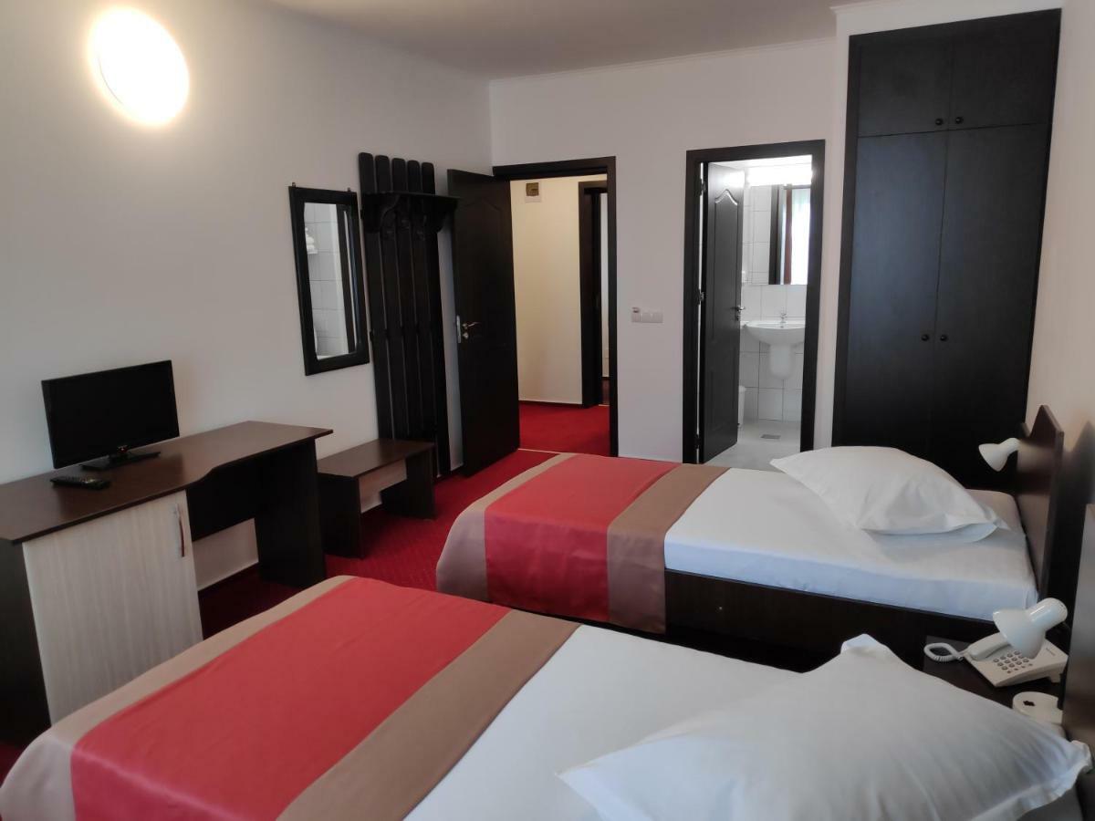 Hostel Caliman Caciulata Ngoại thất bức ảnh
