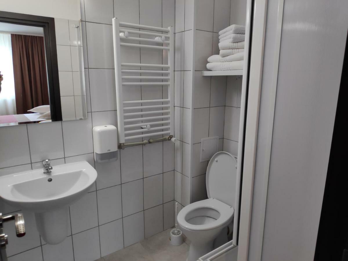 Hostel Caliman Caciulata Ngoại thất bức ảnh